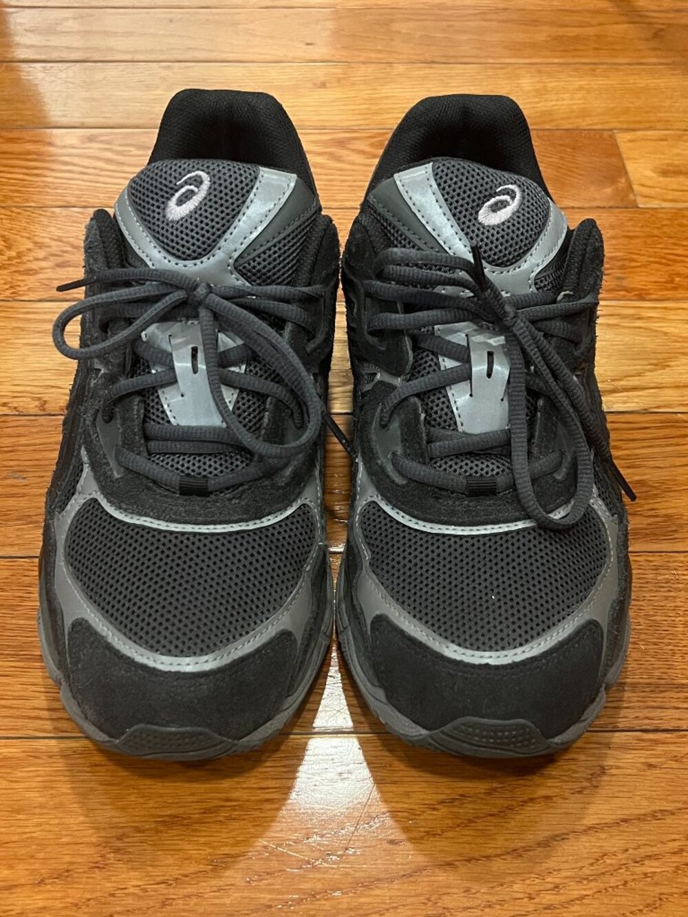Asics Gel NYC Black & Graphite Gray Sneakers Size 11 US